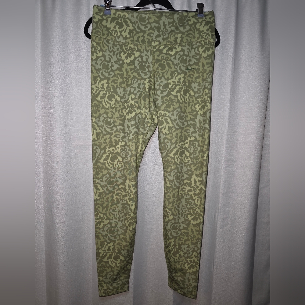 Nike Beige and Gray Patterned Dri-FIT Leggings